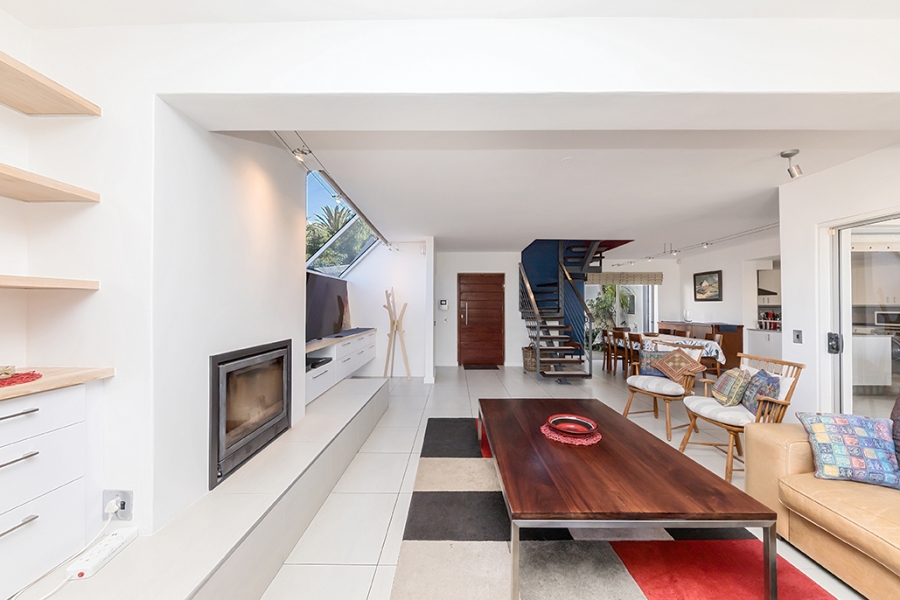 To Let 4 Bedroom Property for Rent in Tamboerskloof Western Cape